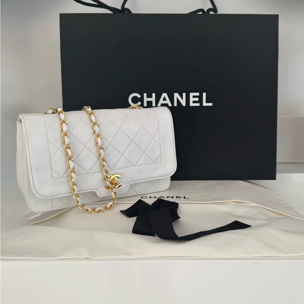 CHANEL Vintage 1-Series 1990s White Lambskin Quilted Flap Bag Gold CC Lock GHW!!